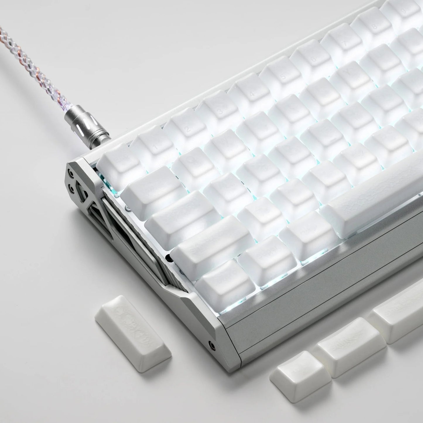 White crazed ceramic full keyboard keycaps on a metal base